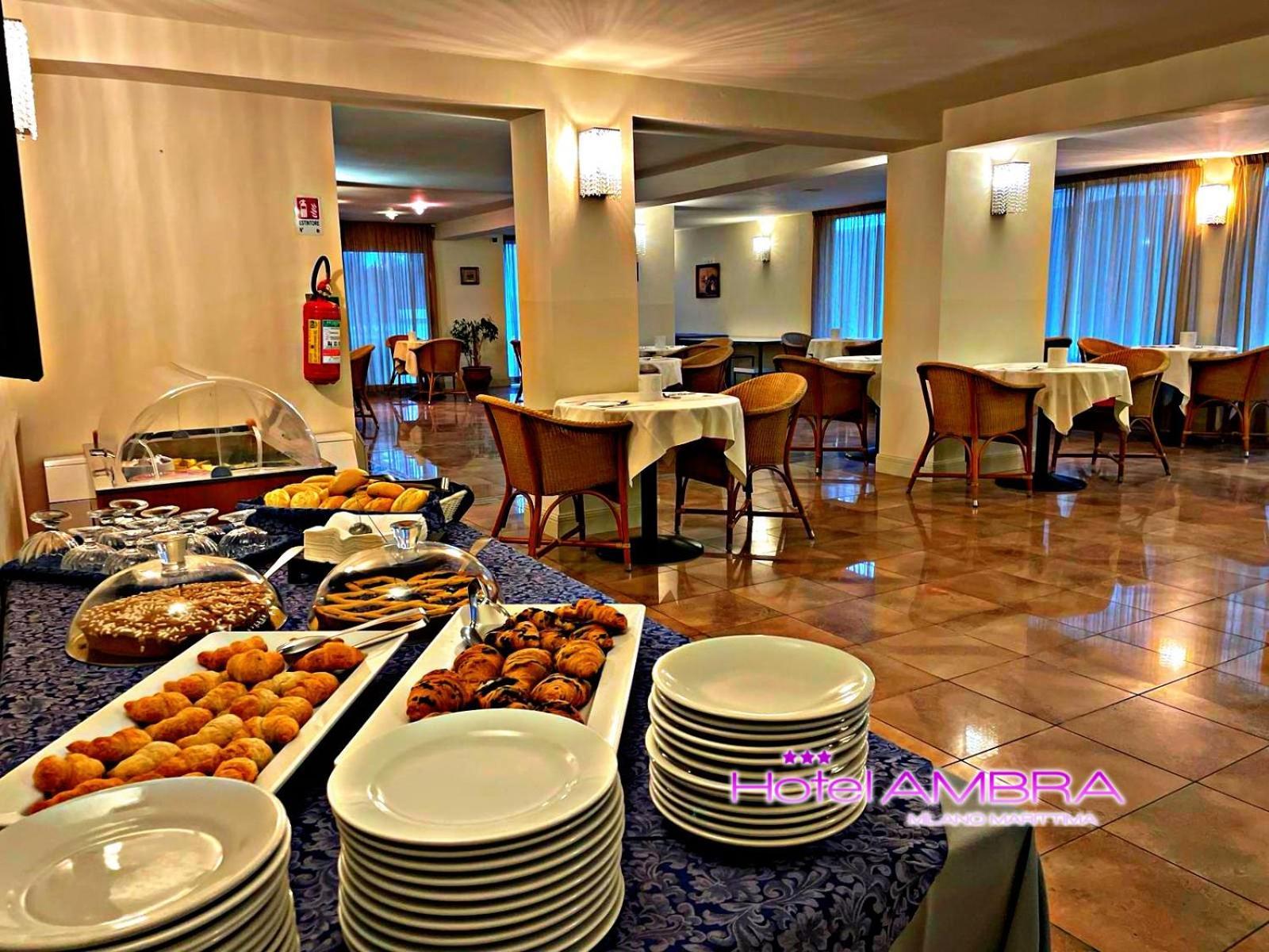 Hotel Ambra Milano Marittima Buitenkant foto