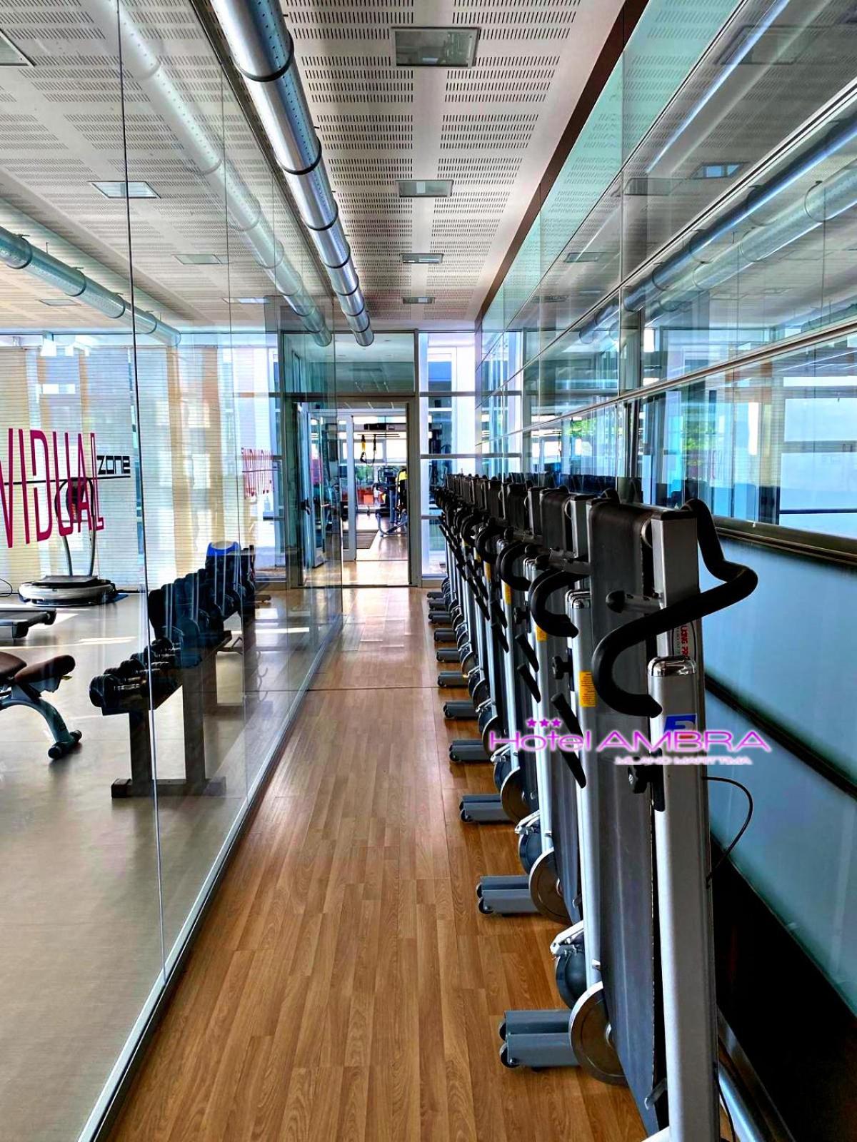 Hotel Ambra Milano Marittima Buitenkant foto
