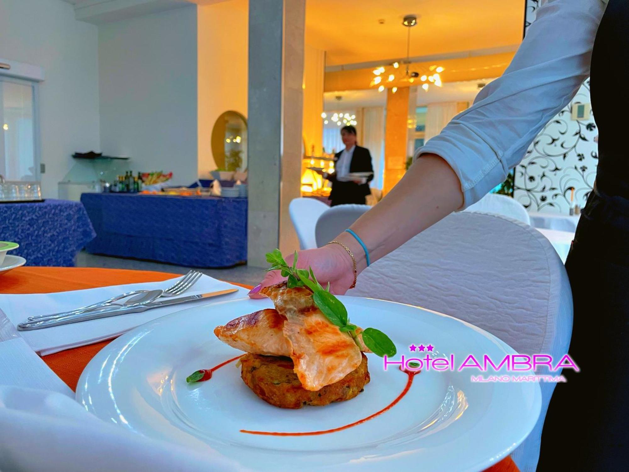 Hotel Ambra Milano Marittima Buitenkant foto