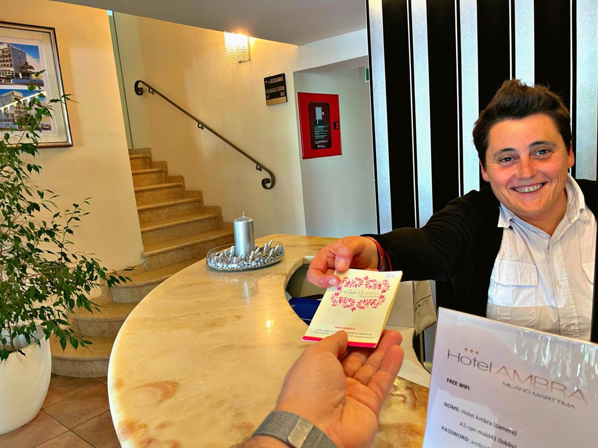 Hotel Ambra Milano Marittima Buitenkant foto