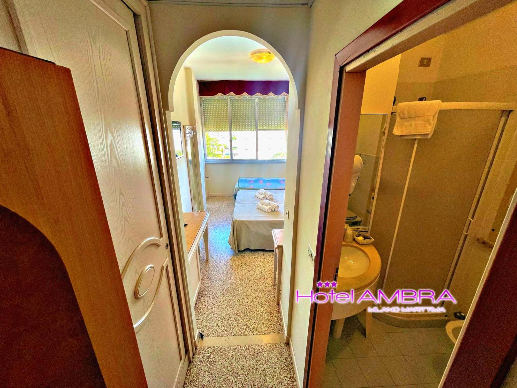 Hotel Ambra Milano Marittima Buitenkant foto