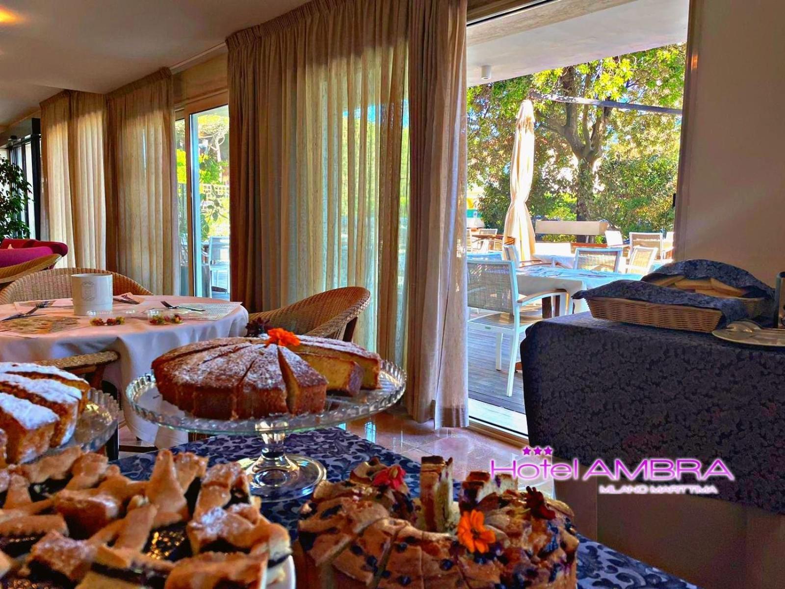 Hotel Ambra Milano Marittima Buitenkant foto