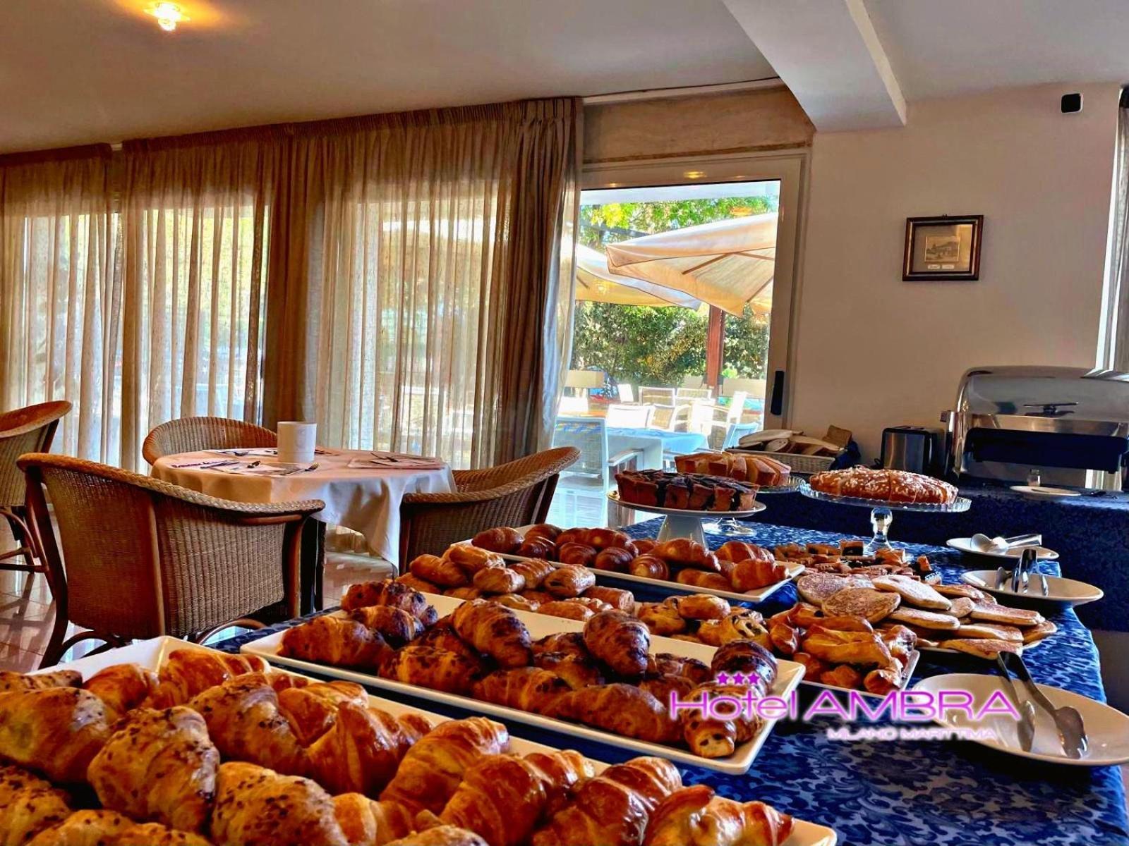 Hotel Ambra Milano Marittima Buitenkant foto