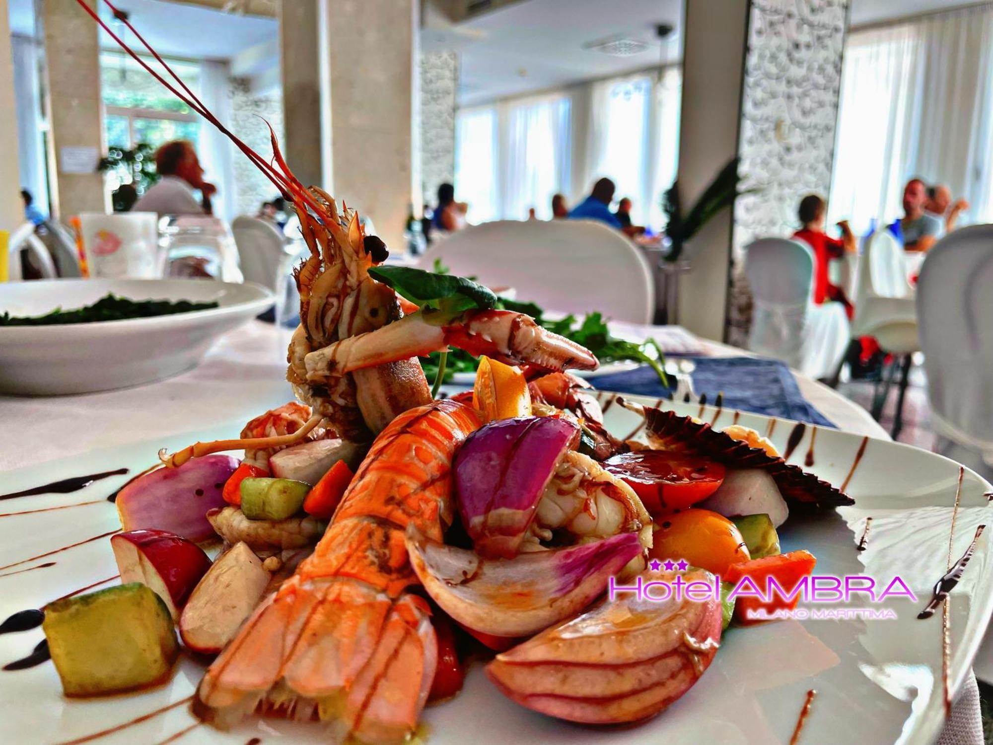 Hotel Ambra Milano Marittima Buitenkant foto